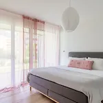 Parco By Quokka 360 - With Large Terrace Near Lido لوكارنو
