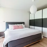 Parco By Quokka 360 - With Large Terrace Near Lido شقة *