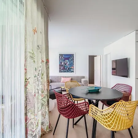 Parco By Quokka 360 - With Large Terrace Near Lido Locarno