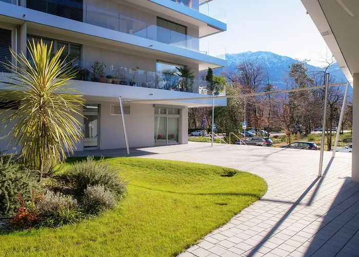 Parco By Quokka 360 - With Large Terrace Near Lido Appartamento Locarno